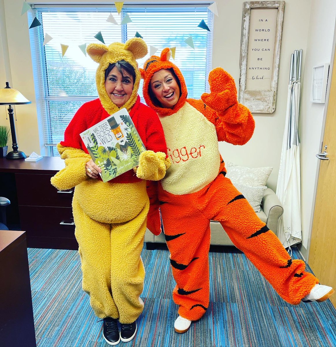 jjenker02's tweet photo. βA hug is always just the right size.β -Winnie the Pooh;
& there was no shortage of those today when Pooh & Tigger bounced by for story time in PreK! π― #FriendsForever #AnythingForTheKids #LoveOurEagles π¦
#MakeEveryDayGreat @LakePointeES @ltisdschools @KarenReich11 https://t.co/yrocHnb68G