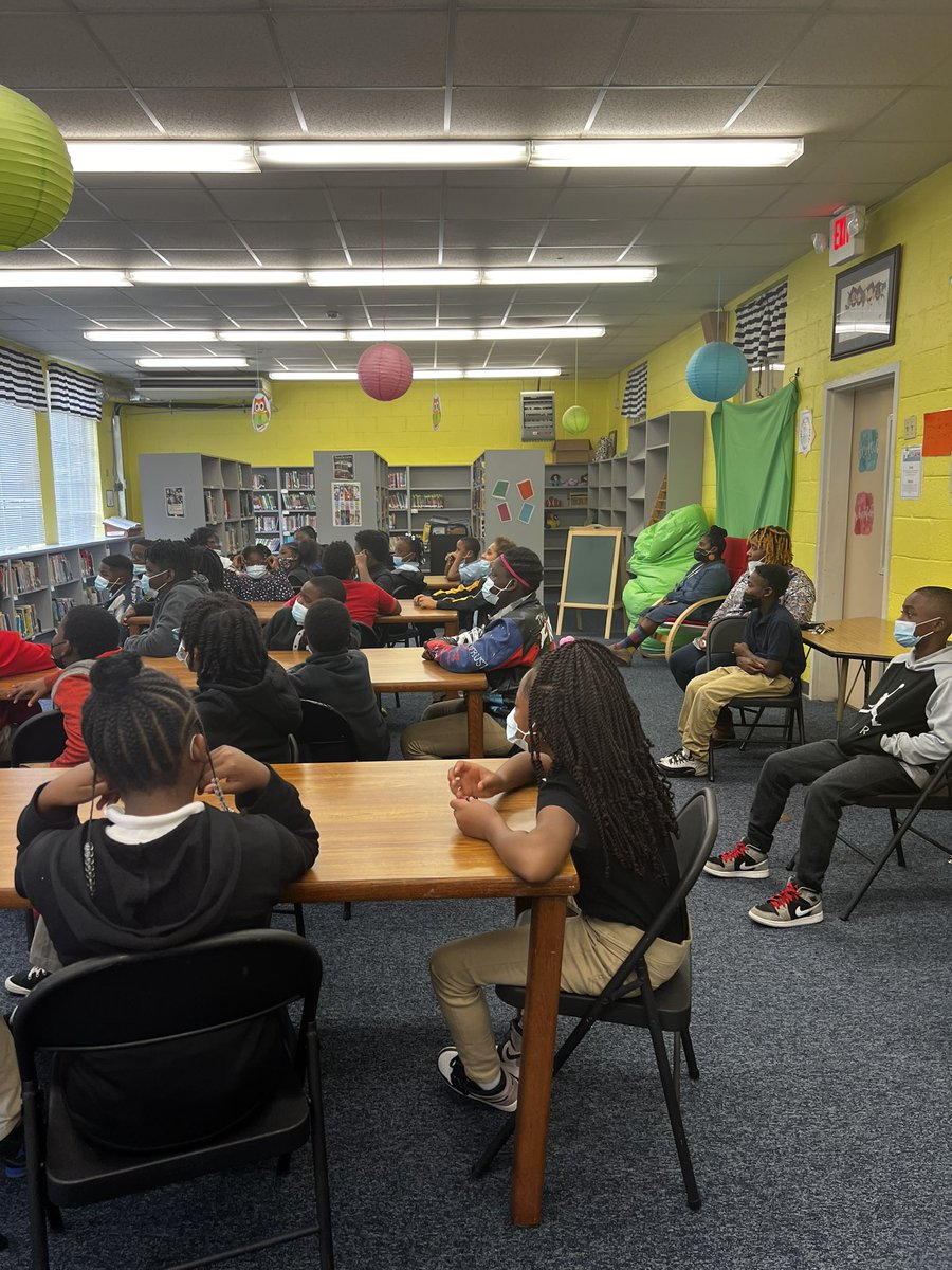 We want to thank the Arts Revive for coming to Payne today! Our 4th and 5th-grade scholars enjoyed Tale Tellin with Mr. Bil! Scholars recognized their science vocabulary and made connections from the stories told to their science lesson this week🧪 Our scholars are super bright.