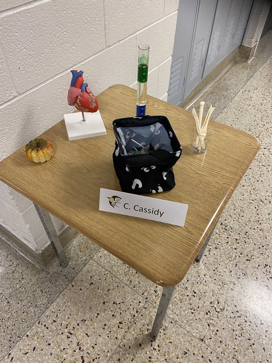 Mrs. Hurley tweet media