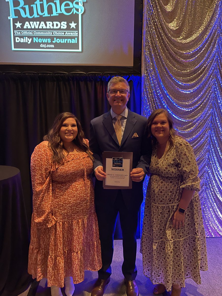bradschesney's tweet photo. Thank you to Natalie, ⁦@skatherine08⁩ &amp; all of my wonderful patients for this award! https://t.co/zFhkYrsTpB