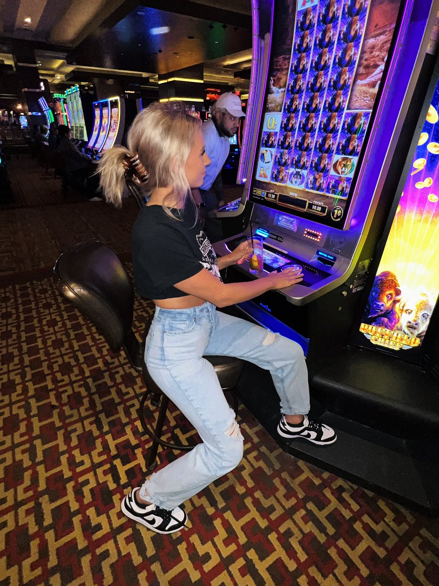 summer faye tweet media