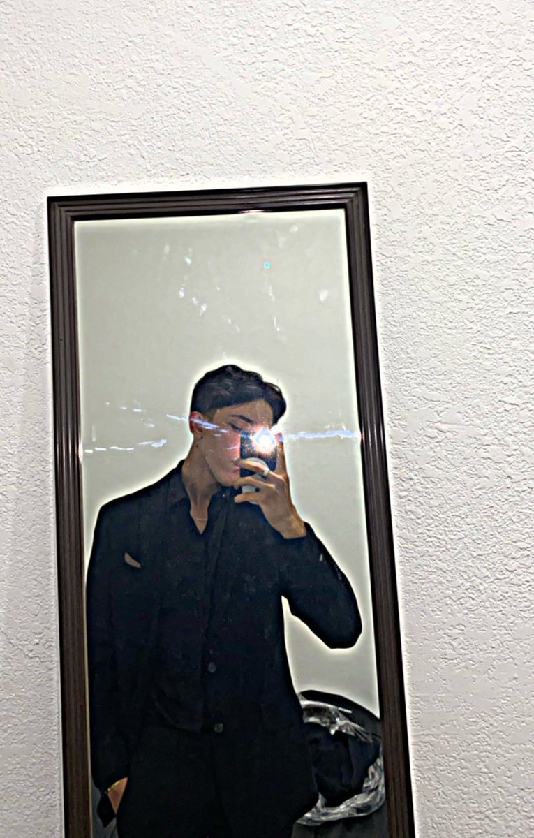 qtdubzy's tweet photo. @c2309_ @4vNeo @etqz__ Nmms cabron te recuerdo que te ves así y tiras de una foto de hace 6 años jajajajjajajajjajajajja https://t.co/gojUx9wYwy