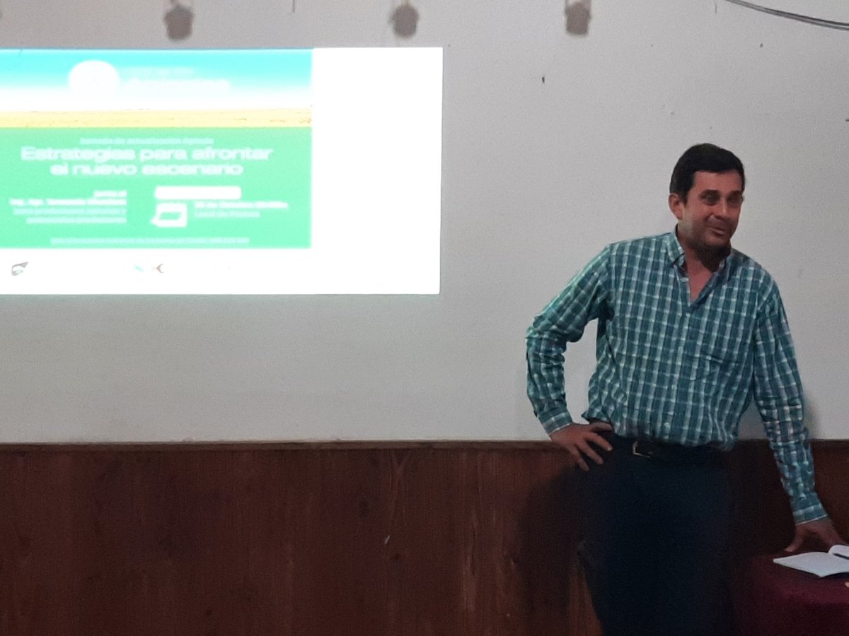 MesaApicolaFda's tweet photo. Preciosa Jornada de Capacitación de la @MesaApicolaFda hoy en #cardal . Agradecer a todos los #apicultores y #autoridades que estubieron acompañandonos.
@MGAPUruguay
@Danielberti15
@chda
@NestorCausa
@imflorida
@idf_sostenible
@yamadumendoza
@willmanirrazabal
@ANDEUruguay
@ere https://t.co/T70NstPvM5