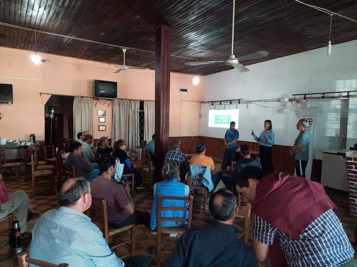MesaApicolaFda's tweet photo. Preciosa Jornada de Capacitación de la @MesaApicolaFda hoy en #cardal . Agradecer a todos los #apicultores y #autoridades que estubieron acompañandonos.
@MGAPUruguay
@Danielberti15
@chda
@NestorCausa
@imflorida
@idf_sostenible
@yamadumendoza
@willmanirrazabal
@ANDEUruguay
@ere https://t.co/T70NstPvM5
