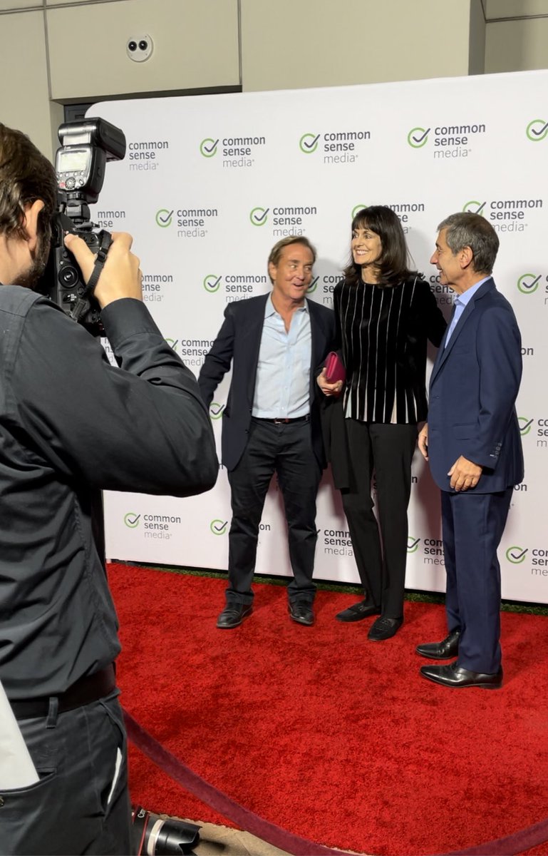 Spyparent's tweet photo. RT CommonSense: RT @jimsteyer: Truly incredible to be back in person with some of our biggest and long-time supporters at the #CommonSenseAwards in Los Angeles. Great way to kick-off celebrations ahead of @CommonSense’s 20th anniversary! https://t.co/B7tF1oYBfD