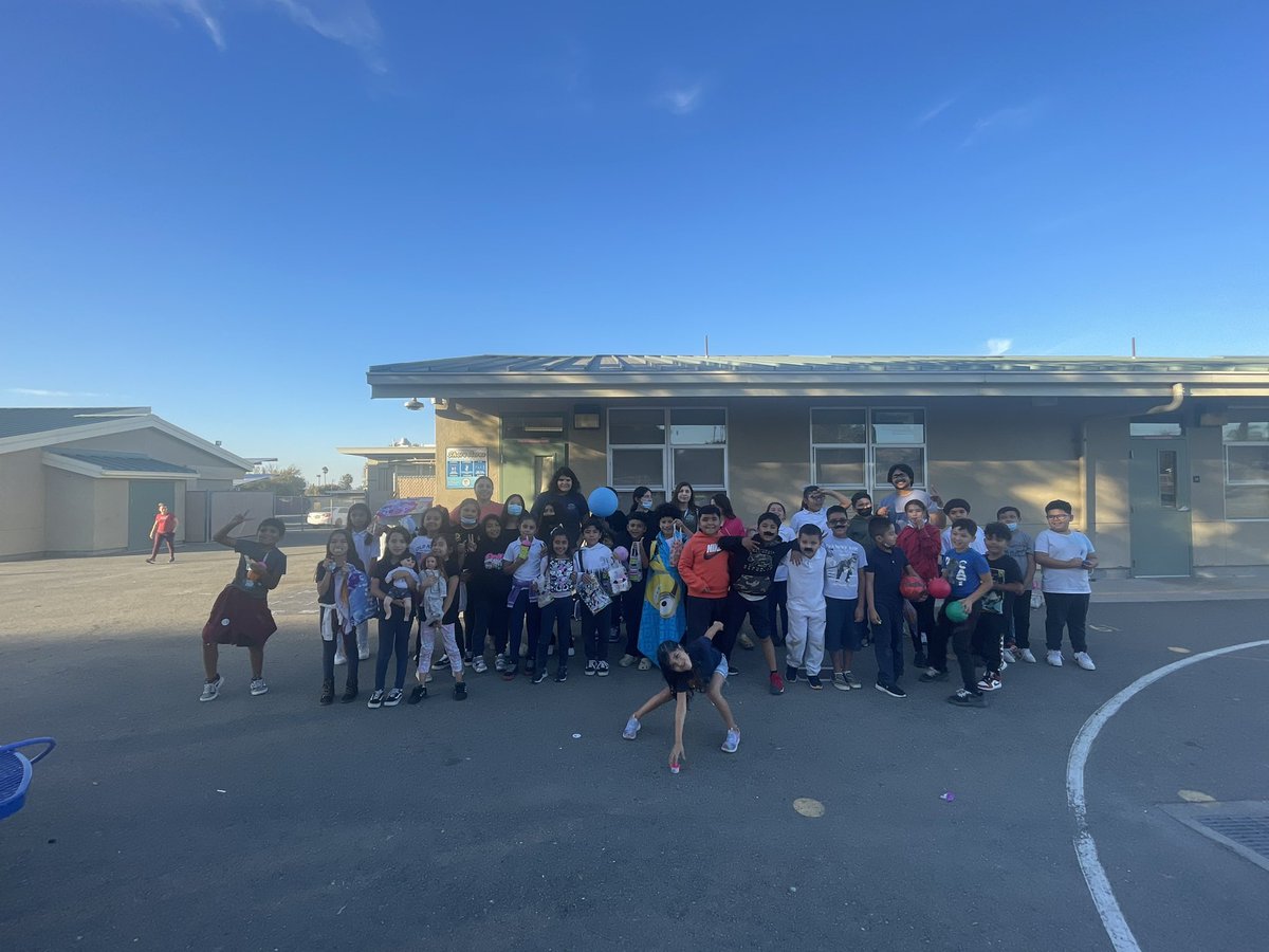 SAES_CARES's tweet photo. Student had a blast at todays C.A.R.E.S. Shop! Can’t wait for next months! #SEA #ShoreAcresElementary https://t.co/VJ9wpBI6JZ