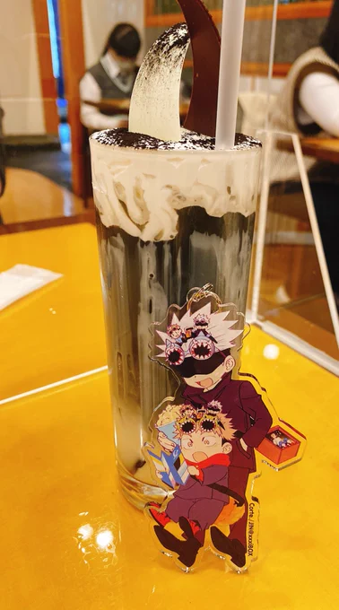 君のデカい天丼御膳、朝ごはん抜いてきたのに、苦しいくらいボリュームがある… 