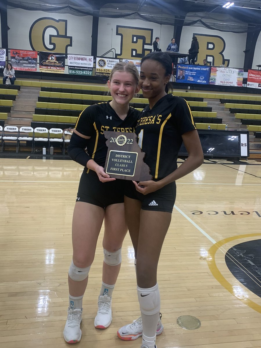 Madison Roney (@madieroney2024) on Twitter photo District Champs! Great team victory!@MetroSports_KC <a href="/PiperNewton2024/">Piper A Newton</a> <a href="/ReaganFox1717/">Reagan Fox</a> <a href="/margot_randall6/">Margot Randall</a> District Champs! Great team victory!@MetroSports_KC <a href="/PiperNewton2024/">Piper A Newton</a> <a href="/ReaganFox1717/">Reagan Fox</a> <a href="/margot_randall6/">Margot Randall</a>