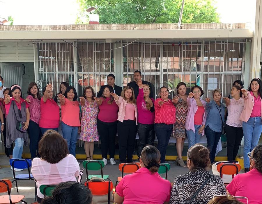 SNTE21's tweet photo. #UnoSomosTodos🙋♀️
#TodosSomosUno🙋♂️
Continuando con las asambleas de renovación de las Delegaciones y Centros de Trabajo en la #Sección21🟠 del #SNTE📚, la #DI51, #DI302, #DI83 de Preescolar; #DI4, #DI324, #DI281, #DI126, #DI76, #DI257 de Primarias; #DI337 de Nivel Especial; https://t.co/6zCiW062vv
