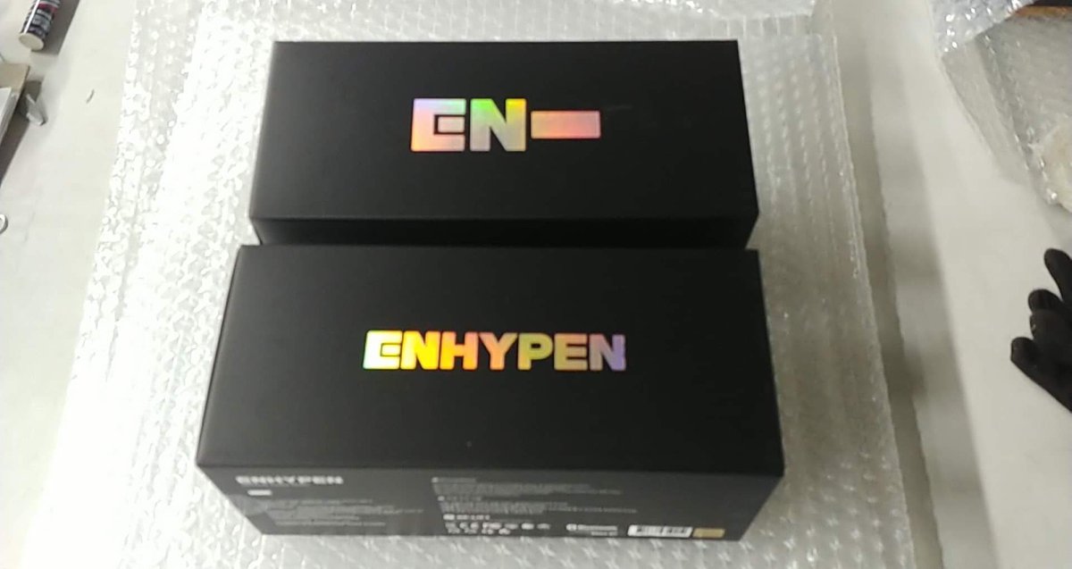 ProjectHyaKShop's tweet photo. WTS | LFB 🇵🇭

October ENGENE BONG RESTOCK
Sealed ENHYPEN OFFICIAL LIGHT STICK 
₱2,500.00
Direct from Weverse 
-In KR Address

MOP: GCash
MOD: J&amp;T, LBC
DOO: Until OOS
DOP: PAYO

to order, comment “mine+engenebong”.

dm us for more details
#PHKSGOs
#PHKSProofs https://t.co/373A5WzF73
