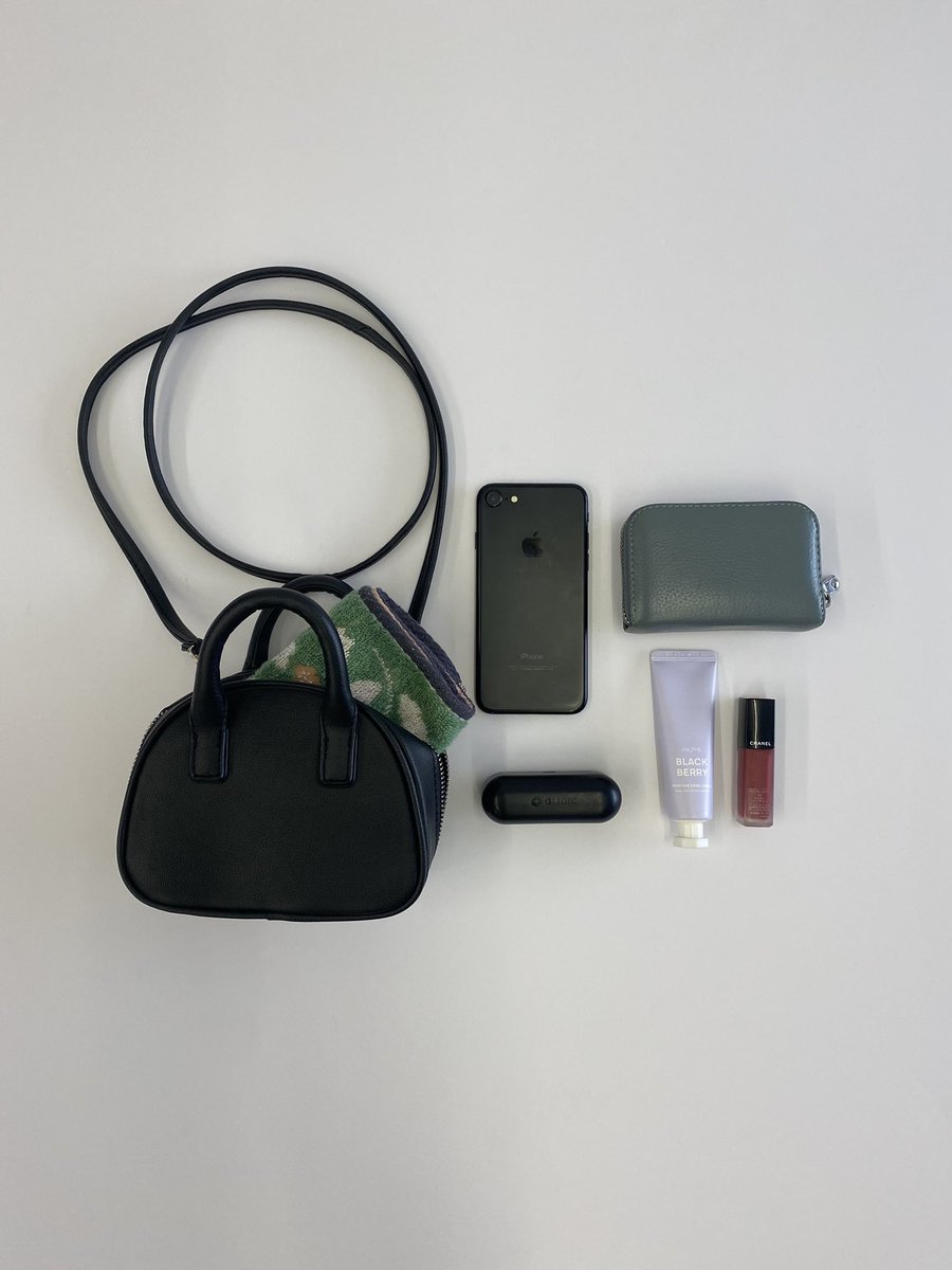 bluemateinc's tweet photo. #recommendeditem
#whatsinmybag
アクセサリー感覚で使えるミニバッグ。
小さい財布やスマホが入るサイズ感で使いやすい◎
https://t.co/dd6MvjdA7N
#カバンの中身 #ミニバッグ #ショルダーバッグ #ボストンバッグ https://t.co/XrRF3v78QC