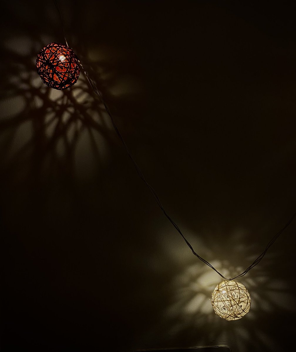 ravidhingra_'s tweet photo. Men are from Mars, women are from Venus. #diwali #diwalidecorations #diwalidecor #diwalidecoration #diwalilights #diwalilights✨ #menarefrommarswomenarefromvenus #menarefrommars #womenarefromvenus #fairylights #lightandshadow #fineartphotography #artphotography #lowkeyphotography https://t.co/u0GOQUlkTj