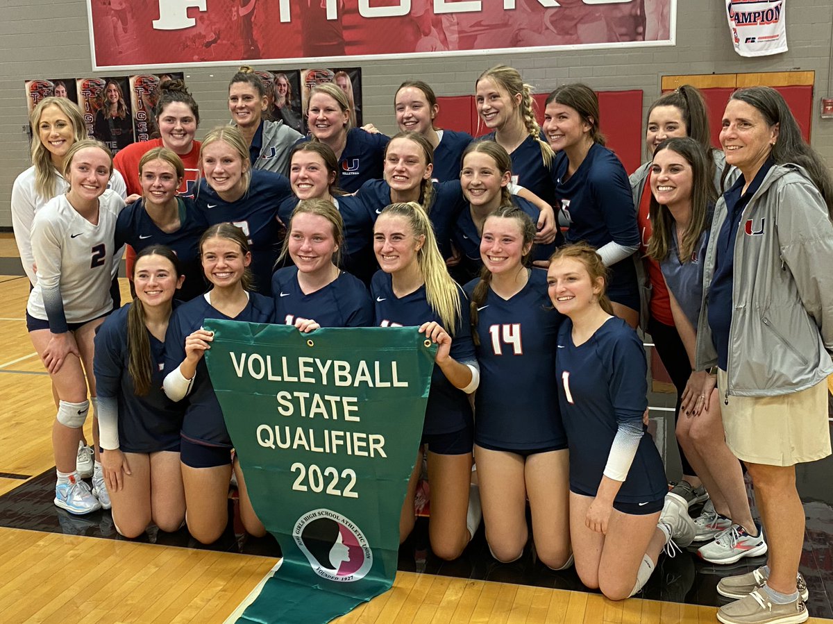 UrbandaleJHawks's tweet photo. ONTO STATE!!! #TicketPunched https://t.co/TFiTAlmmHn