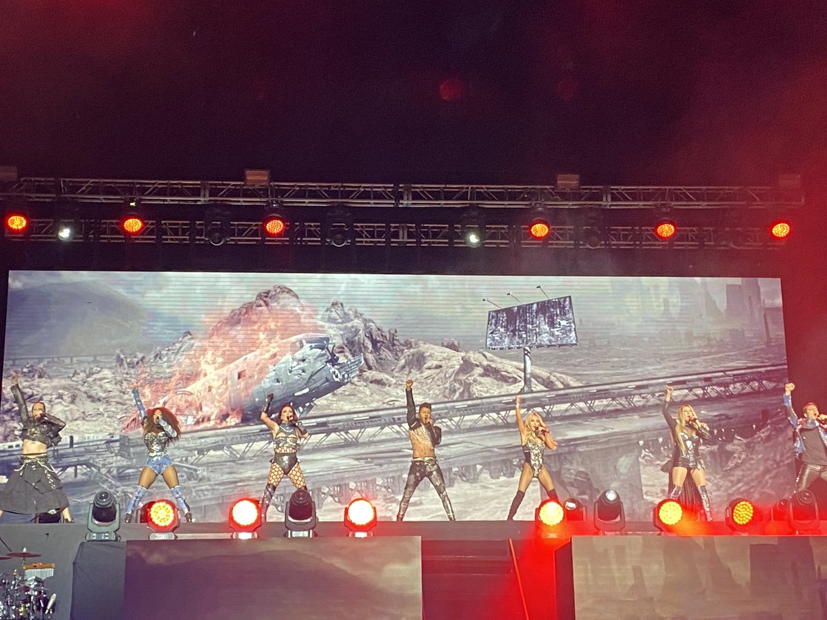 HumRobles's tweet photo. Los amooooooooo ❤️ @ov7oficial @AuditorioMx #frontrow #ov730 https://t.co/OWjheiZHnw