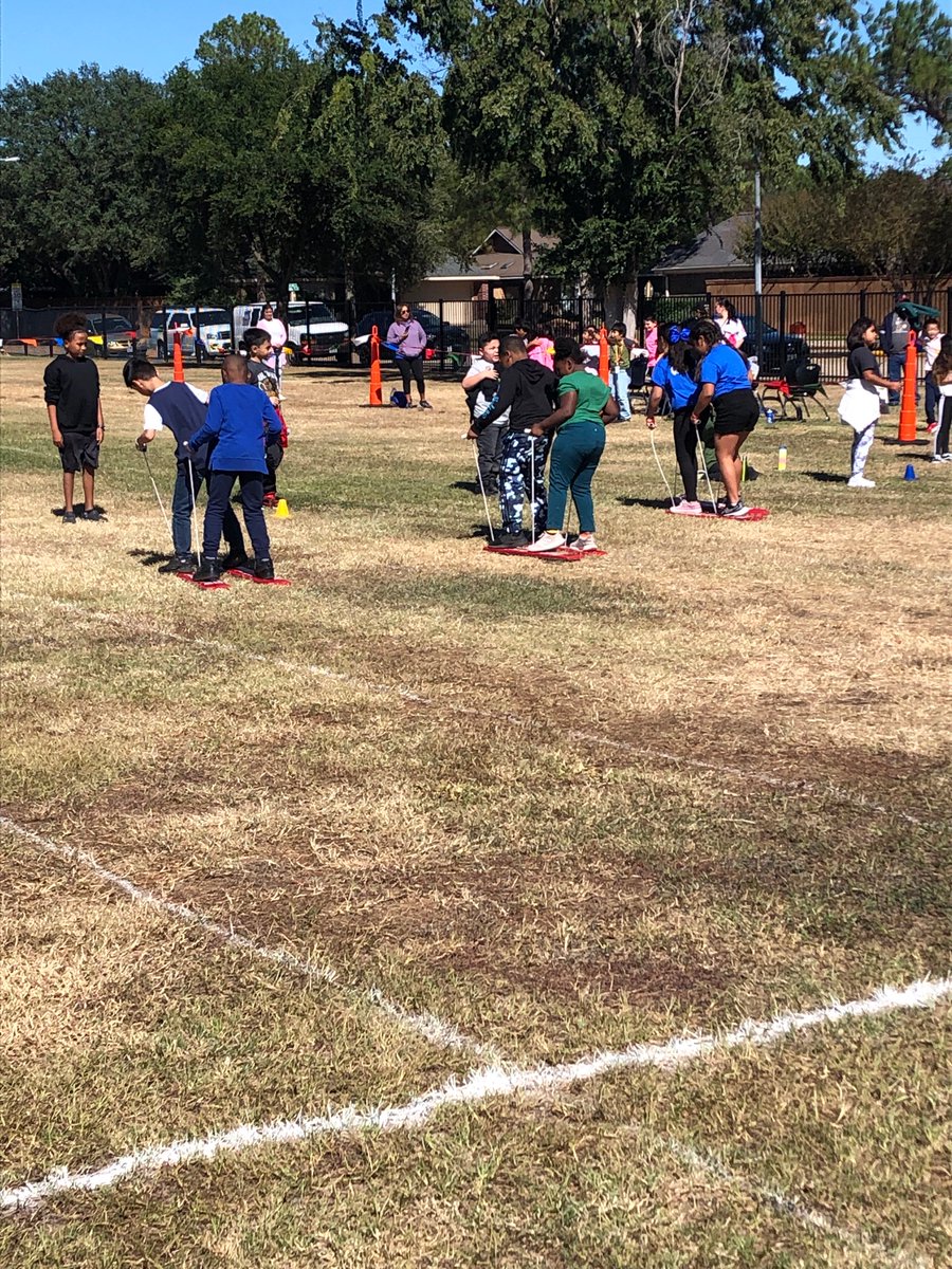 BFisram's tweet photo. The weather was perfect for 2nd &amp; 3rd grade field day.  The kids did a great job!!!@HolmsleyCFISD @CFISDHolmsley https://t.co/iyXMP3NA23