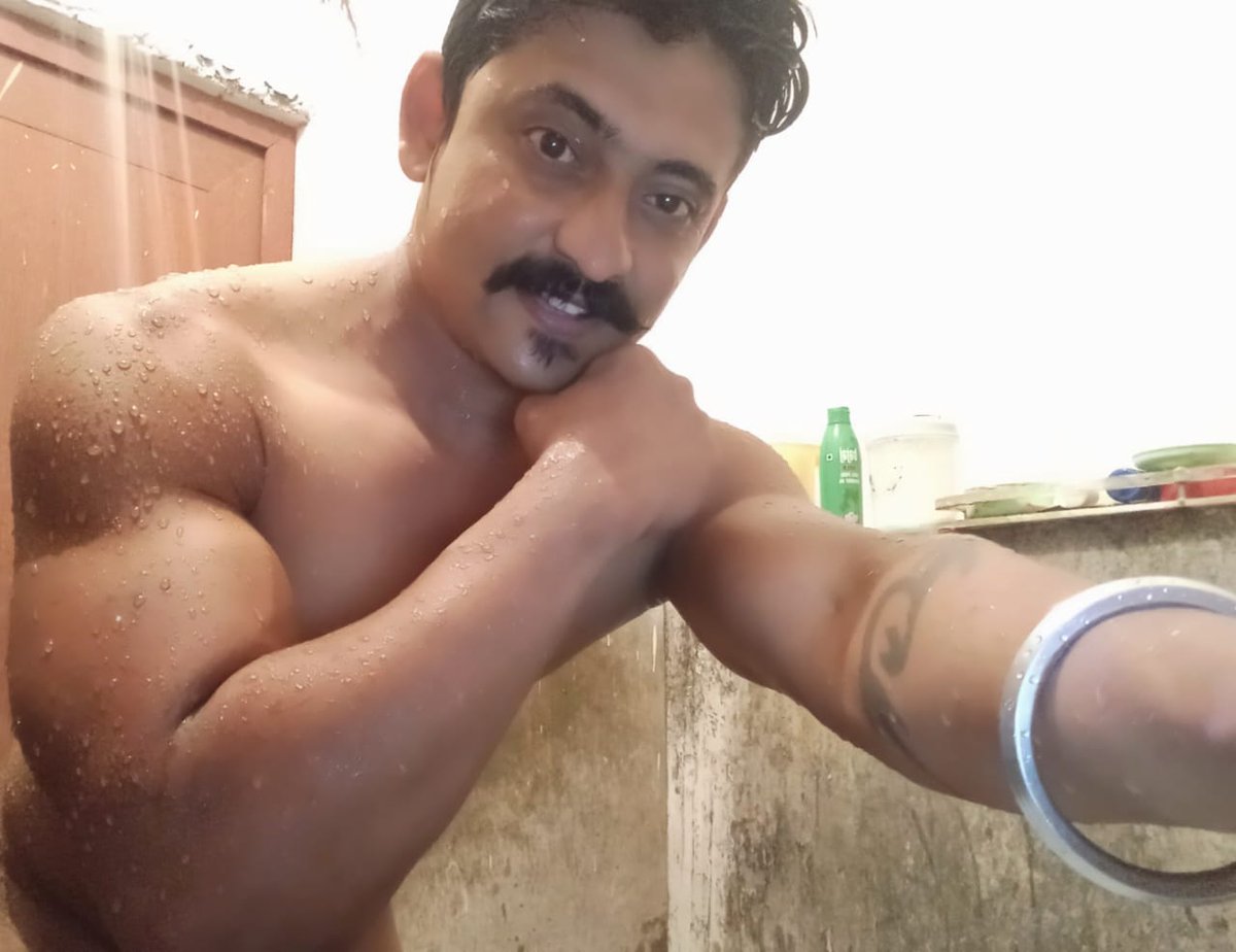 Desi Top tweet media