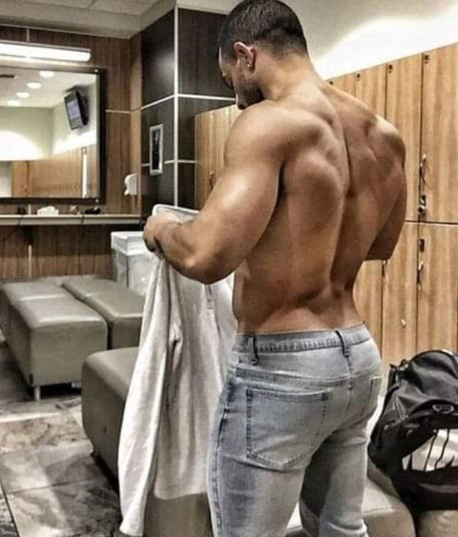 Desi Top tweet media