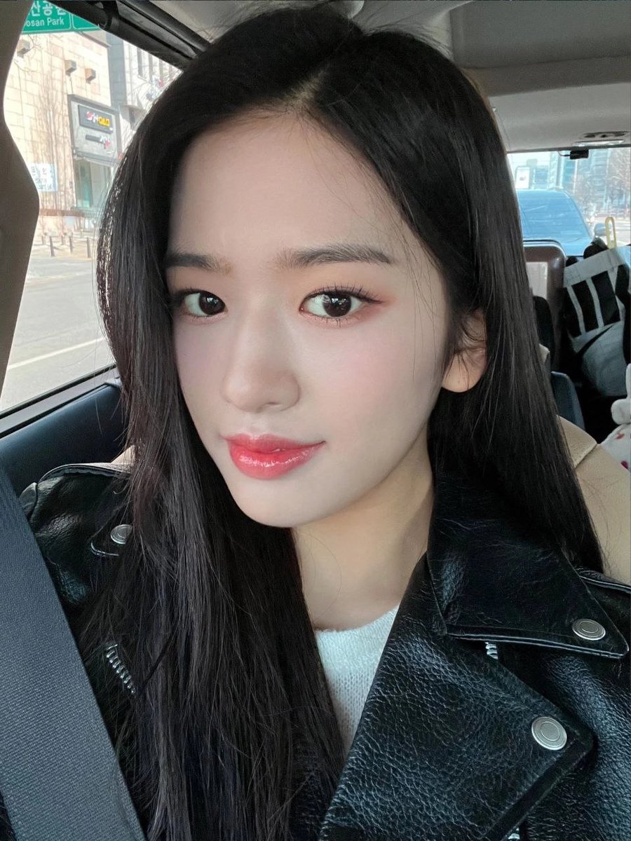 𝑣alentine ۪ 𓂂 tweet media