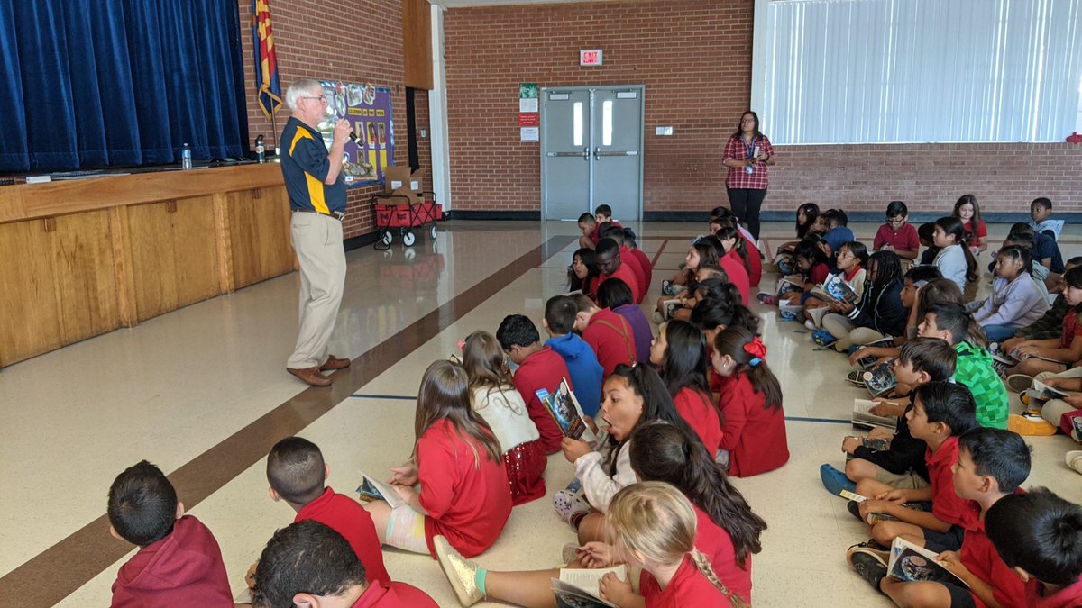 HartfordSEH's tweet photo. Thank you to the Rotary Club for donating some amazing Dictionaries to our 3rd grade students.  Chandler Unified School District @cusd80 @sunlakesrotaryclub #wearechandler https://t.co/U6BjOxtYLK
