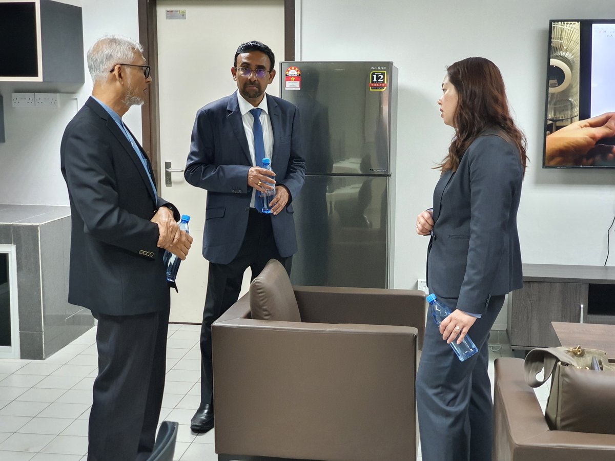 ubdsds's tweet photo. @ubdsds welcomed visitors from @imaginebn.

Thank you to the CEO and GMs of Imagine Brunei for visiting us and the aspiring conversations with our students! https://t.co/xME81UrJLi