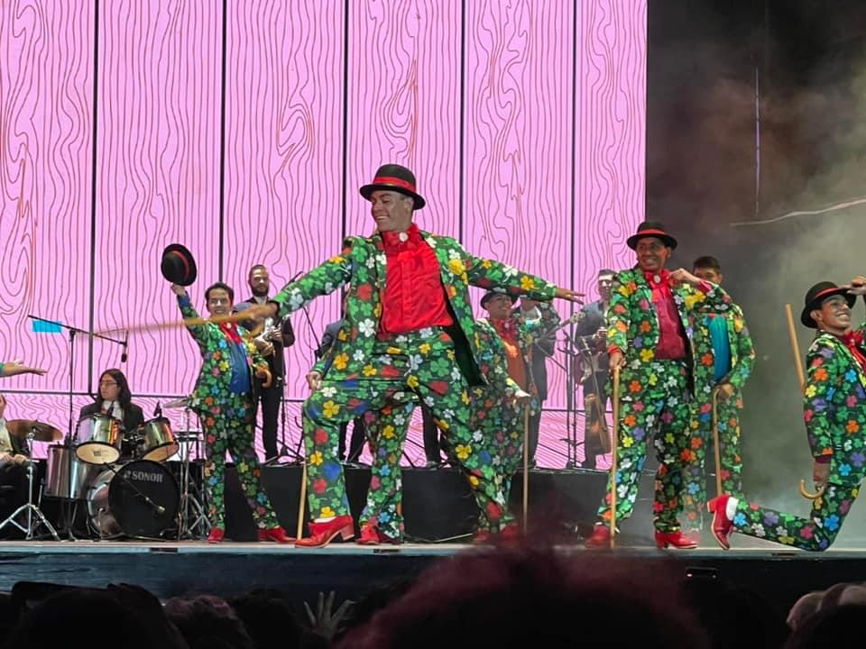 antoniospinoza3's tweet photo. Ayer el público aplaudió y gritó al momento de hacer el solo en el Negrito Bailarín 😢💓🍀🕺🏿
Me han hecho sentir muy bien.
Los tqm.

#BAFUG
#ug
#cervantino https://t.co/XOryKpUbdh
