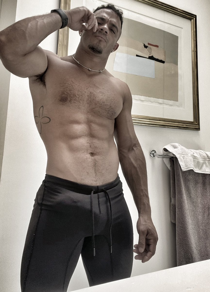 Javao2021 on Twitter: "Me every time I open twitter"