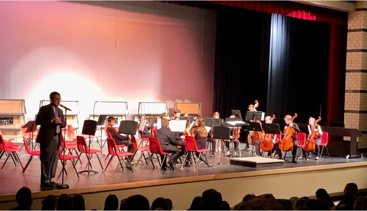 eldoradocats's tweet photo. Our 6th-8th grade choir and orchestra students shined brightly tonight in their first concert of the year. Thank you to Mr. Monroe, Mrs. Banks-Todd, and the students for all of their hard work and preparation for this event. #EveryDayWithExcellence #PartofthePride https://t.co/MhRO0jvP1M
