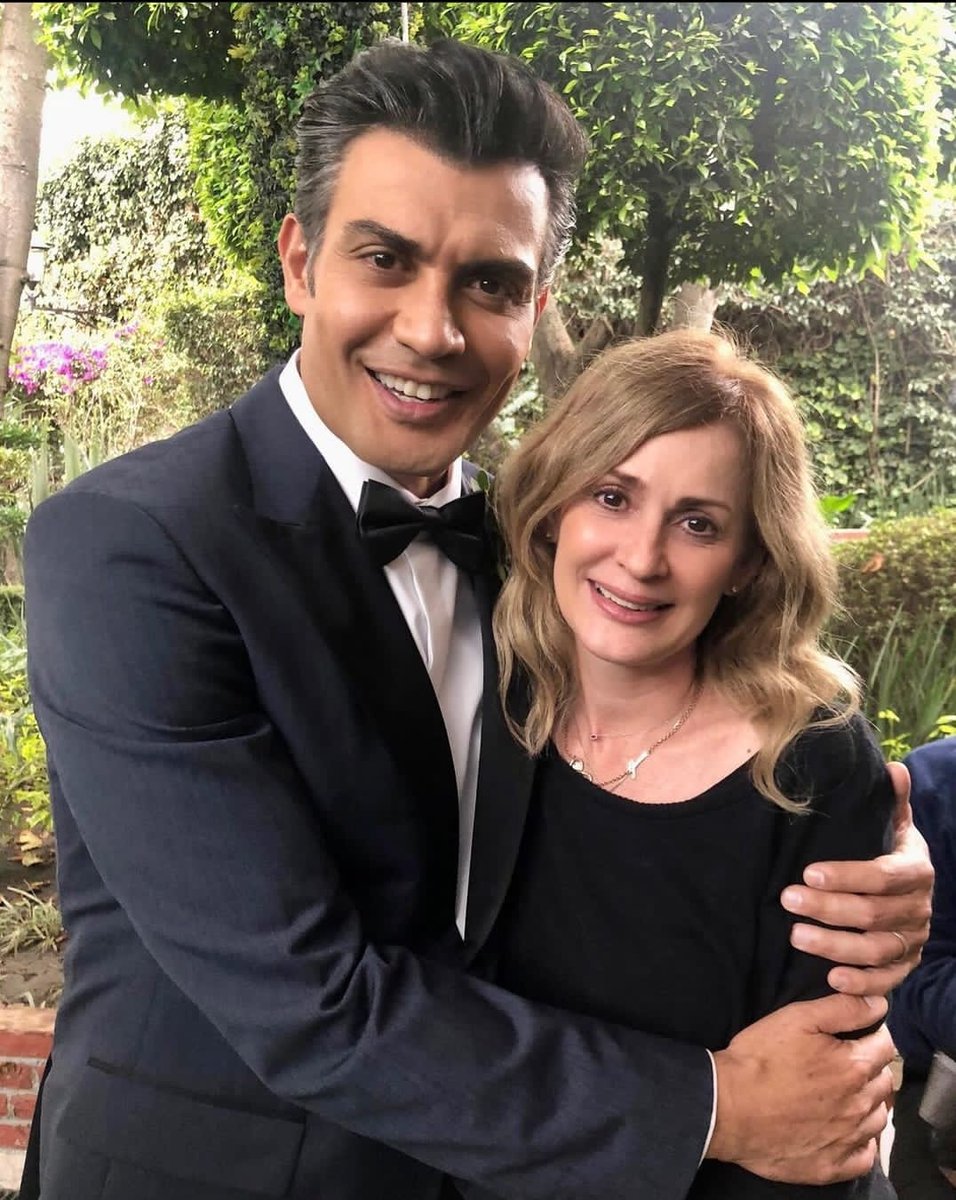 Tierra_Palacios's tweet photo. Y, si soñamos que nos abraza a nosotros??
Buenas noches #Palacianas
#AndrésPalacios
#Acror #Cine #Teatro #Television https://t.co/zzWDjI4c5Q