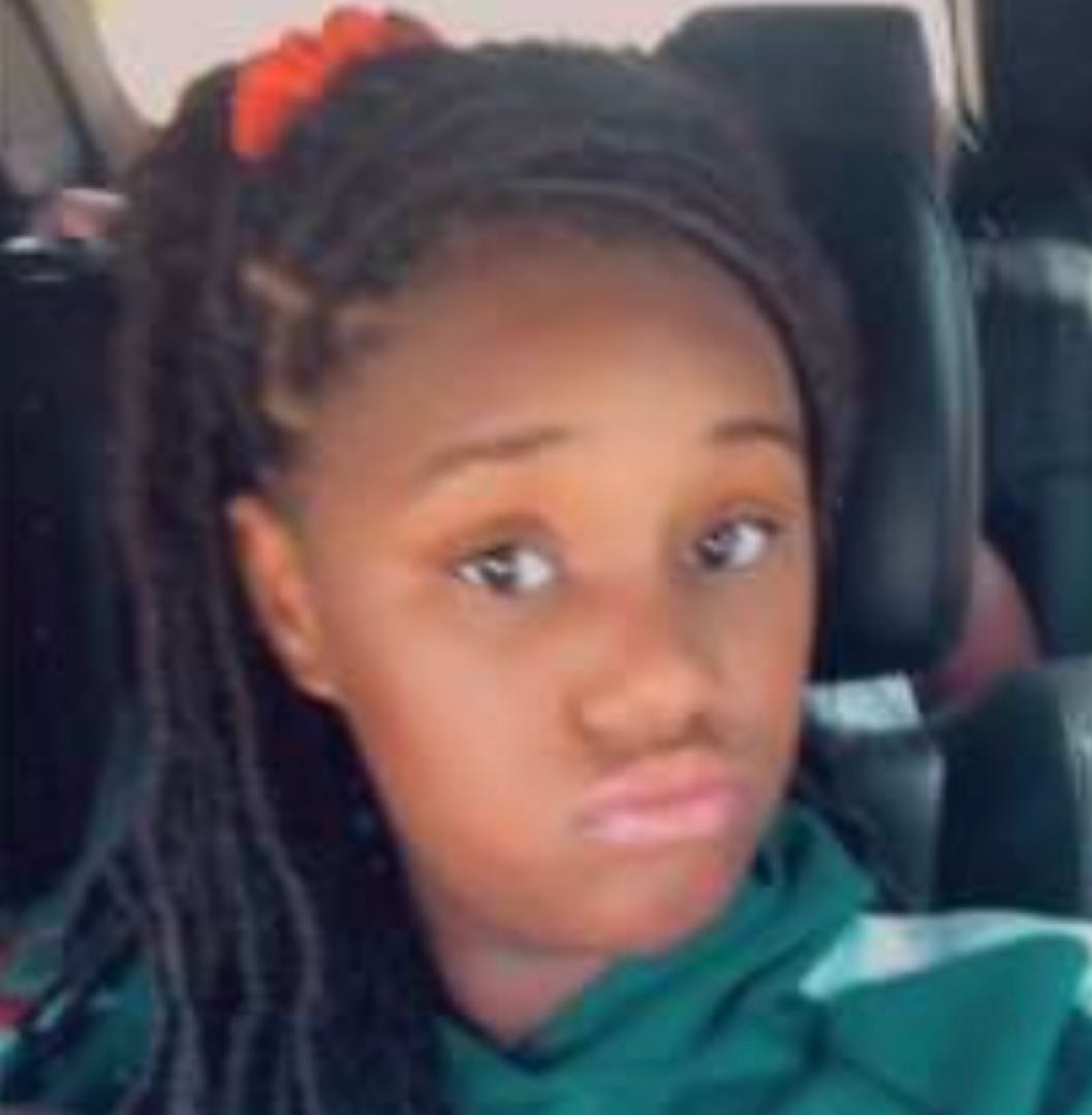 We need help locating Itreasher, 12, who was last seen near Mullberry Ln. after not getting on the bus. Shes 5'7, 180 lbs w/ brown eyes &amp; black hair. She was last seen wearing a red/white hoodie, black leggings &amp; Air Force Ones. If you see her call SVU at 770-724-7710. #WeAreDKPD