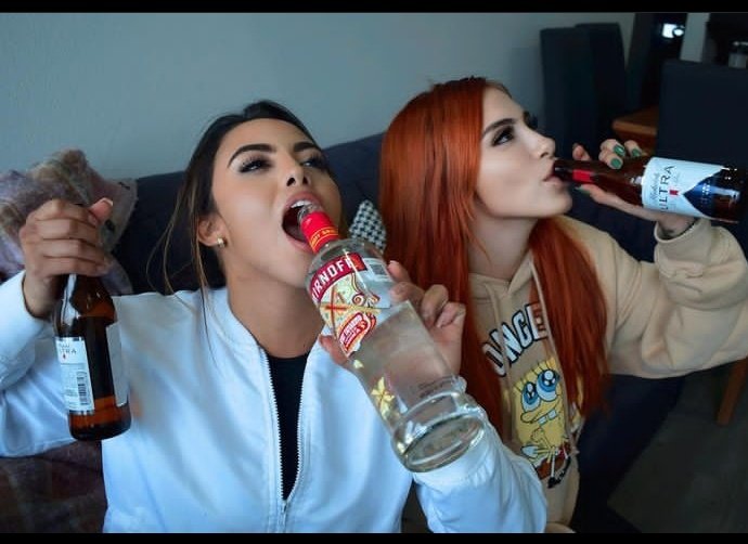 Acashore101's tweet photo. “Yo la bloquee de todos lados, no me interesa nada de lo que tenga que decirme, me lastimó. Yo me quitaba la comida de la boca para dársela a ella(…) Mi relación es triste, no sé si la pueda perdonar algún día porque el vato no valía la pena”,  
#acapulcoshore
❤jacky se la mamó https://t.co/2uUelnXjy8