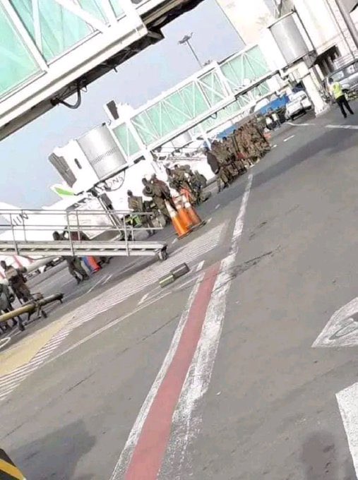 abiy_fans's tweet image. ሰበር ዜና‼️

ጀግናው መከላከያ ሰራዊታችን መቀሌን ተቆጣጠረ‼️

#ENDF #EthiopiaPrevails