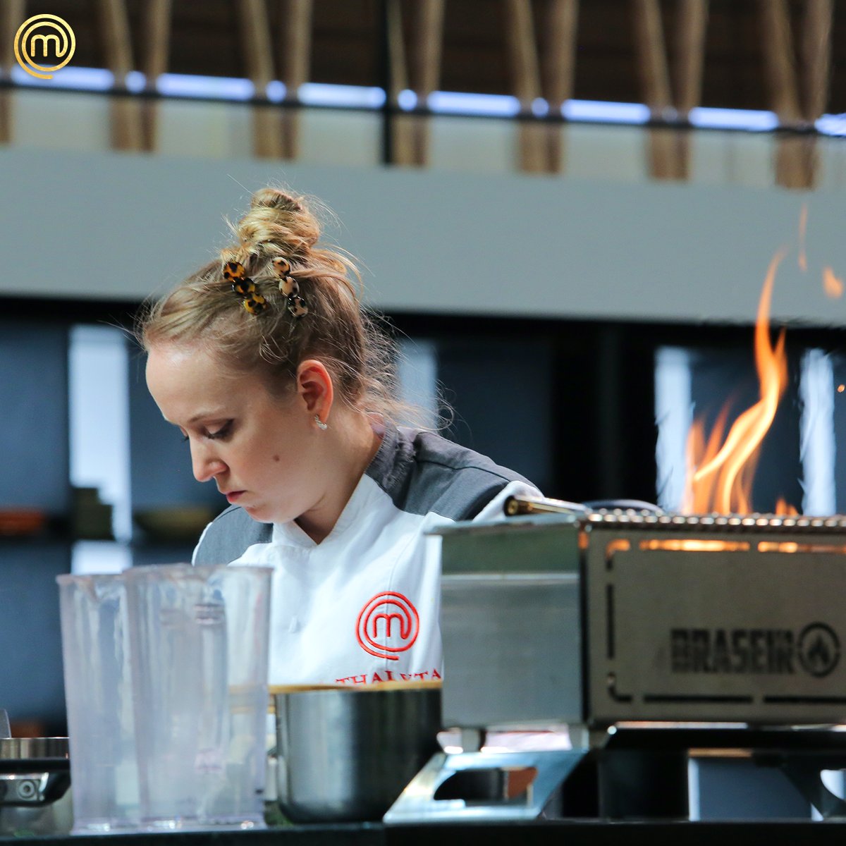 Presilhinhas animal print e mãos 100% na massa (peixe, nesse caso). Cadê a torcida da Thalyta? #MasterChefBr