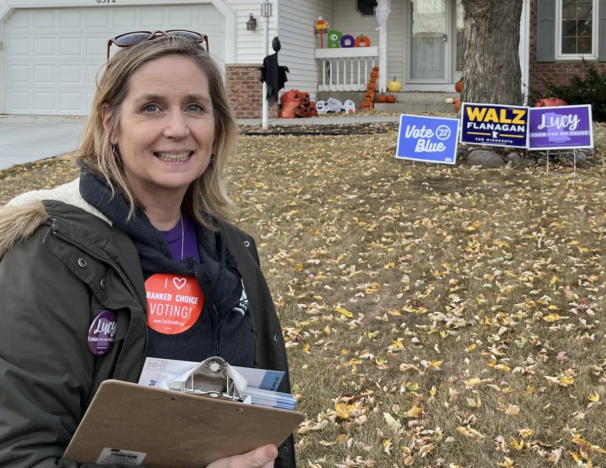 LucyRehmMN's tweet photo. Thank you to everyone who came out and knocked #48B with me and the House Majority Whip @KaohlyVangHer and #FairVoteMN’s @jkmassey!💜💜💜
Did you notice that today is a new moon — to be followed by a full moon in two weeks on November 8?! That’s your cue to #VOTE! #LucyRehmMN https://t.co/HzdalNPiS2