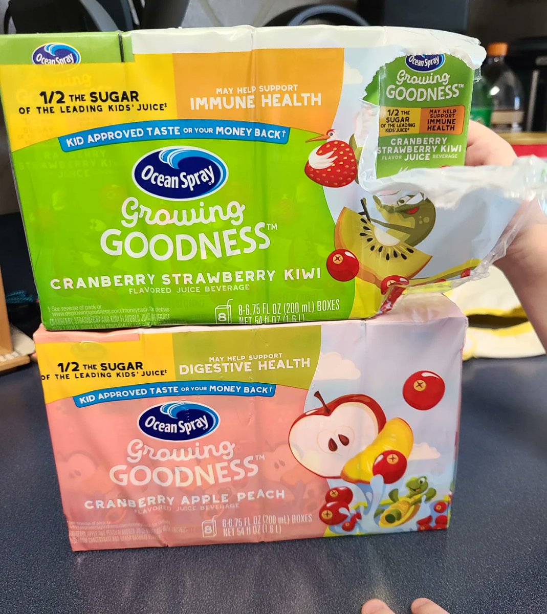 d_dudley4's tweet photo. Thank you @TheInsidersNet for the opportunity to try and review @OceanSprayInc Growing Goodness Juices! *I received these products at a discount in exchange for my honest review* #OceanSpray #GrowingGoodness #CranberryStrawberryKiwi #CranberryApplePeach #Freebies #ProductReviewer https://t.co/Mk8q7Q4rND