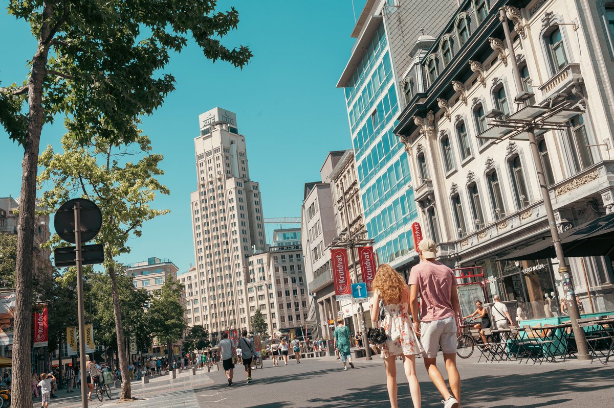 Business in Antwerp tweet media