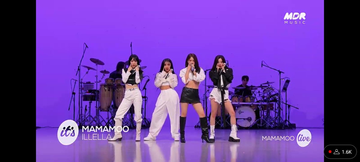 MINARIHWASA's tweet photo. MAMAMOO FANSERVICE IS THE BEST!!! https://t.co/kQXNe8hQ15