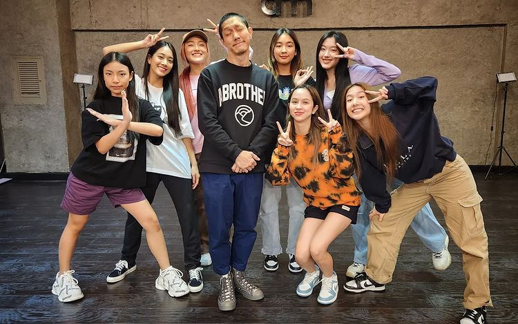 sivkjor's tweet photo. แงน่ารักมากกก🥺 มิตรภาพวงเย็นตาโฟ
#TheGentlemenLive2 #4EVE https://t.co/5Im4vPT3ic