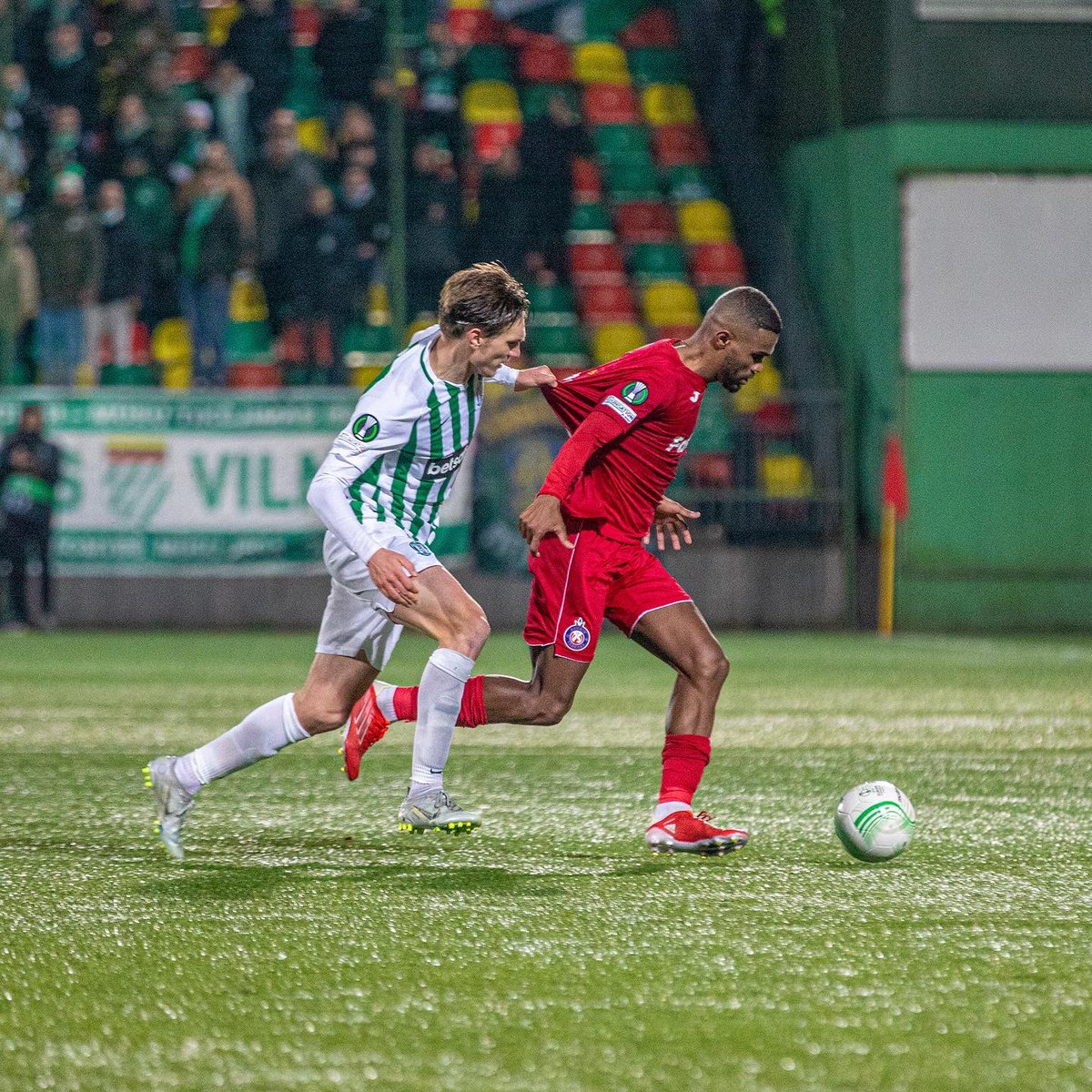 FC_Pyunik's tweet photo. Tough battle in Vilnius.
#ZalgirisPyunik #pyunik #gopyunik🔴🔵 #uecl #uefaconferenceleague https://t.co/7Cftcg7J7L