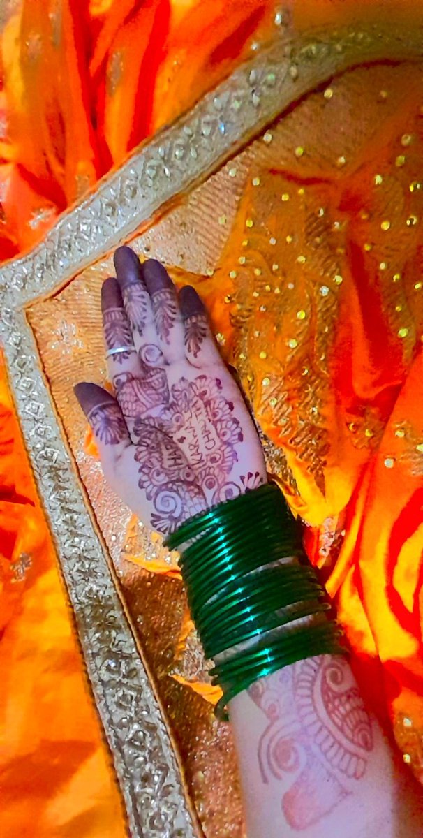 SugandhaShrinet's tweet photo. Happy karvachauth❤
#karwachauth_2022 #KarwaChauth2022 #karwaChauthSpecial #karwachauththali #KarwaChauthmoon #karwachouth #Karwa_Chauth #karwachauth22 https://t.co/m3vfGrOq5u