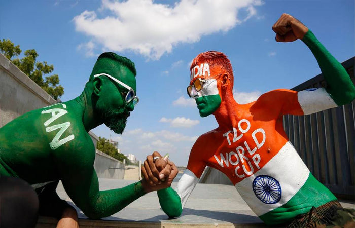 gujratsamachar's tweet photo. T20 World Cupના ભારત-પાક મેચનો ક્રેઝ : 10 મિનિટમાં વેચાઈ 90,000 ટિકિટ
#T20WorldCup #IndiavsPakistan #IndvsPakT20Match #T20WorldCupTickets #AustraliaT20WCSchedule
https://t.co/4Y16ZLlShv https://t.co/ndtgfX2HJH