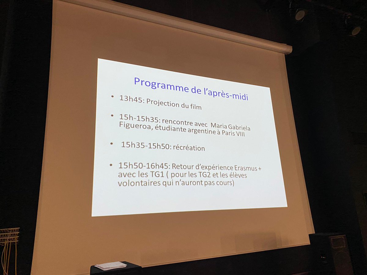 🇪🇺 C'est parti pour les #ErasmusDays !

Ciné-débat en amphi autour du documentaire "Les enfants d'Erasmus"

Merci à Gabriela, étudiante Erasmus <a href="/UnivParis8/">Université Paris 8</a> et aux élèves de Terminale #Esabac pour leur partage d'expérience !

Pour une culture européenne au <a href="/lycee_suger/">Lycée Suger</a>