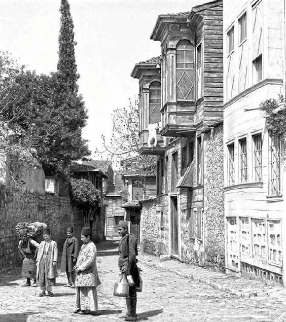 Essiz_tarihi's tweet photo. #Erzurum #Fiorina #Girit #İstanbul
1895 https://t.co/T5OVHWkrPd