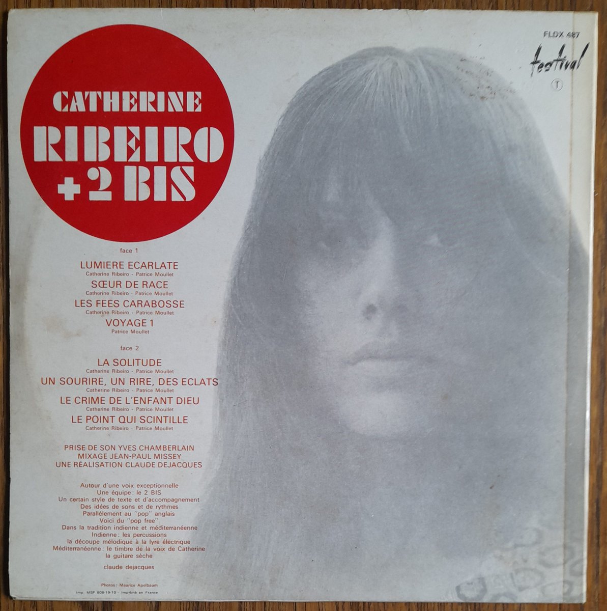 1969. “Pop Free.” “Autour d’une voix exceptionnelle” Catherine Ribeiro puts her 3 Marianne Faithfull-ish EPs behind her and moves into unknown territory with her 1st LP – the extraordinary + 2 Bis. Crucial album for France. Opening cut: youtube.com/watch?v=GVcKzo…
