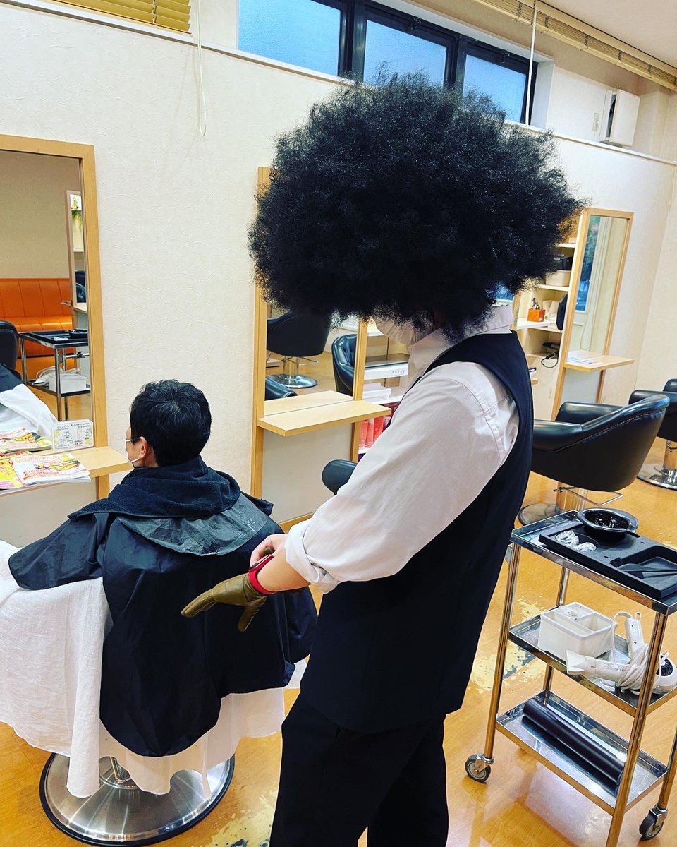 odabeautysalon's tweet photo. ハロウィン仮装で営業中

#織田美容室 https://t.co/hRXkVKvmzV