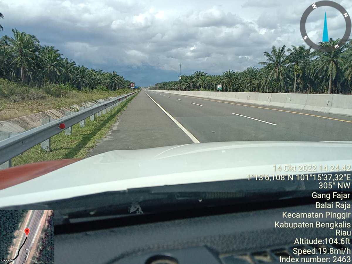 infoRIAU's tweet photo. Via @hk_tolpermai: #Infotolpermai dari arah Pekanbaru menuju Dumai #ramai lancar, namun arah sebaliknya masih #landai berjarak. Cuaca terpantau mendung di sebagian wilayah #tolpermai. Hati-hati dan pastikan jaga jarak iring kendaraan Anda https://t.co/sVqlj1onfg