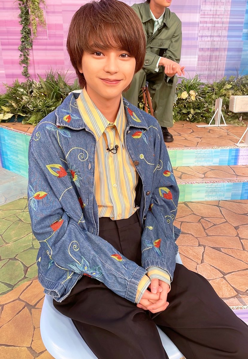 佐藤勝利 かわいすぎる笑顔にキュン 地元のクイズに自信満々の様子を公開 歌詞検索サイト Utaten ふりがな付