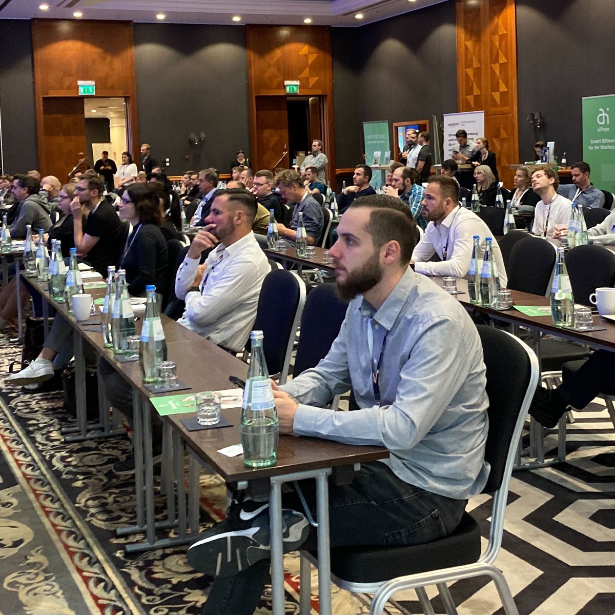 Haendlerbund's tweet photo. Unser #AmazonSellerDay ist gestartet! 🥳 Den ersten Vortrag hat @amazonDE direkt selbst übernommen. Wir freuen uns riesig und sind gespannt auf die vielen weiteren Experten-Insights! 

#VollesHaus #Amazon #Händlerbund https://t.co/T96P5xVjIh