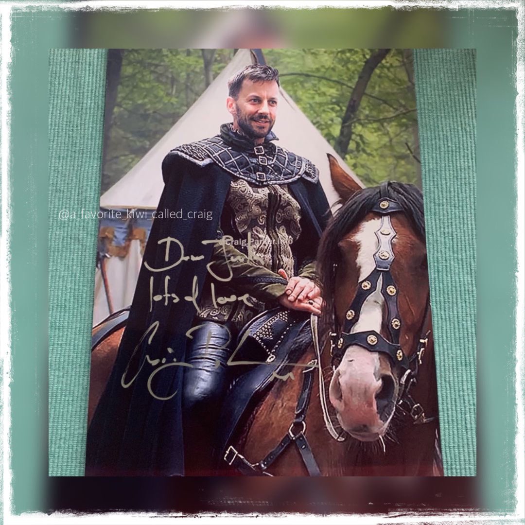 1/6 Craig autographs 😅 I‘ve told him that I love his first scene in Reign on the horse 🥰

#magiccon5 #autograph #craigparker #lordnarcisse