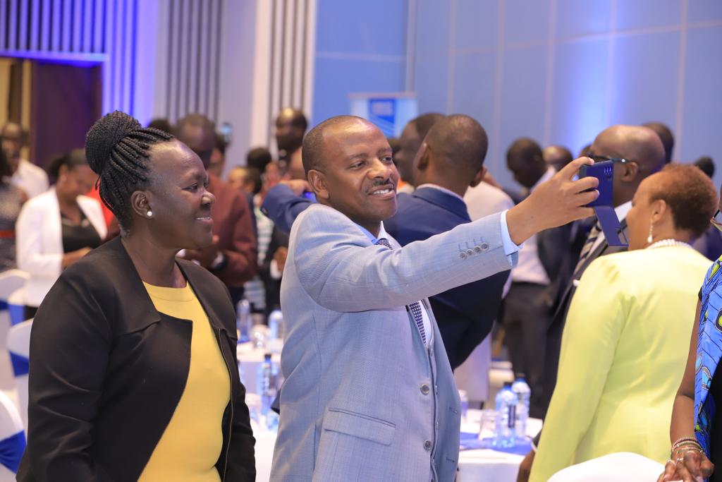 KEBS_ke's tweet photo. Light-hearted moments at the #WorldStandardsDay and #EmergingStandards Forum.
@maina_betty @bnjinu @IndustryKE @Trade_Kenya @ARSO_1977 @KENASgoke @isostandards @IECStandards @ITU https://t.co/yU500pSSda