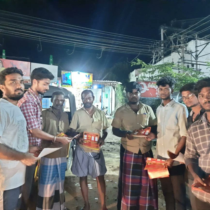 TVKHQ_Dindigul's tweet photo. திண்டுக்கல் வேடசந்தூர்ஒன்றிய தளபதி விஜய் மக்கள் இயக்கம் சார்பாக,
தளபதி விஜய் குருதியகம் செயலி பயன்பாடு குறித்து விழிப்புணர்வு ஏற்படுத்தும் வகையில்
பஸ்நிலையம்,
கல்லூரி மாணவர்கள், பொதுமக்களுக்கு துண்டுப்பிரசுரம் வழங்கி விழிப்புணர்வு செய்யப்பட்டது
@actorvijay@tvmioffl
@BussyAnand https://t.co/m5V0CKLsYN